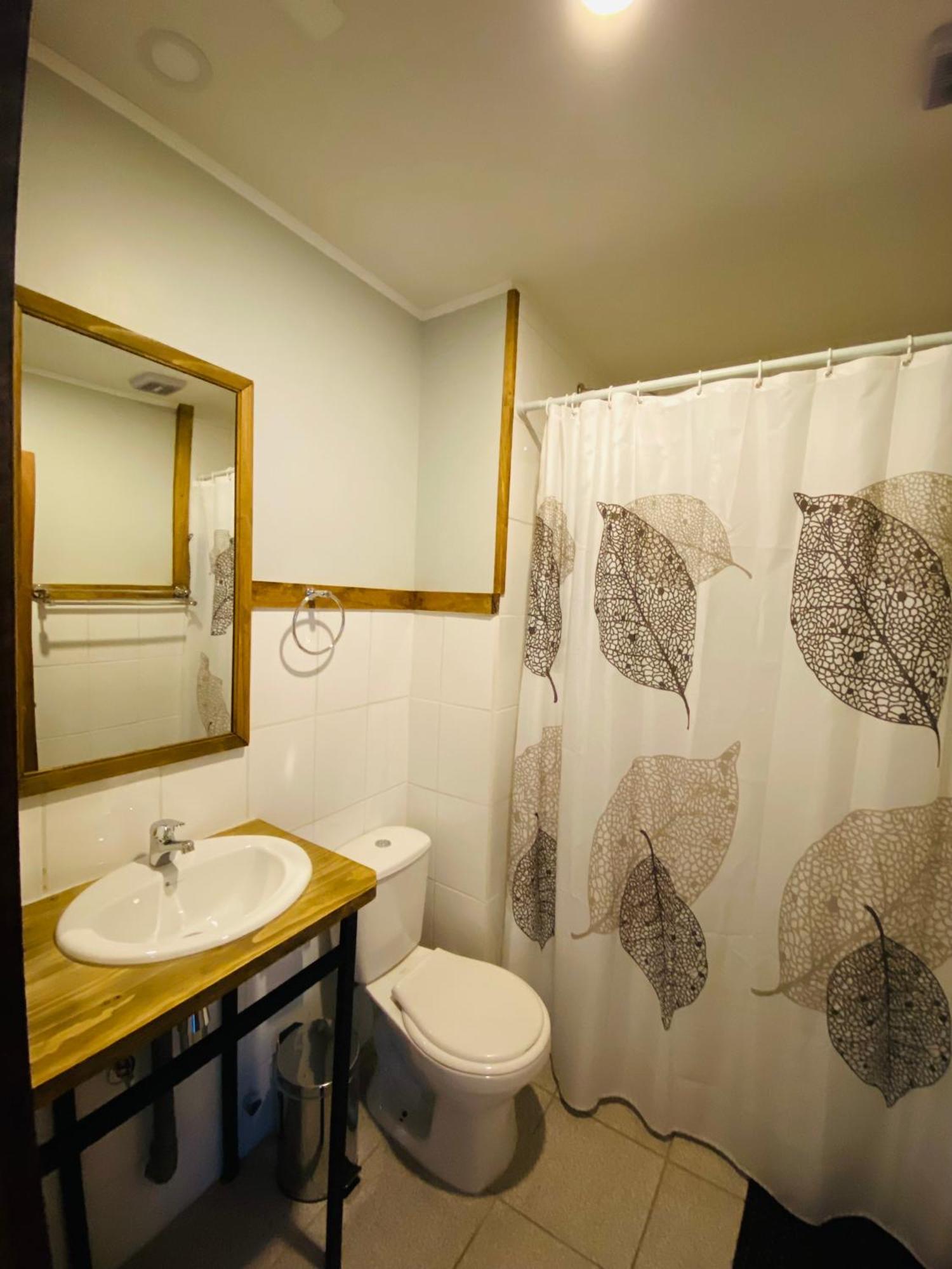 Hostal Esquina Patagonica Coyhaique Bagian luar foto